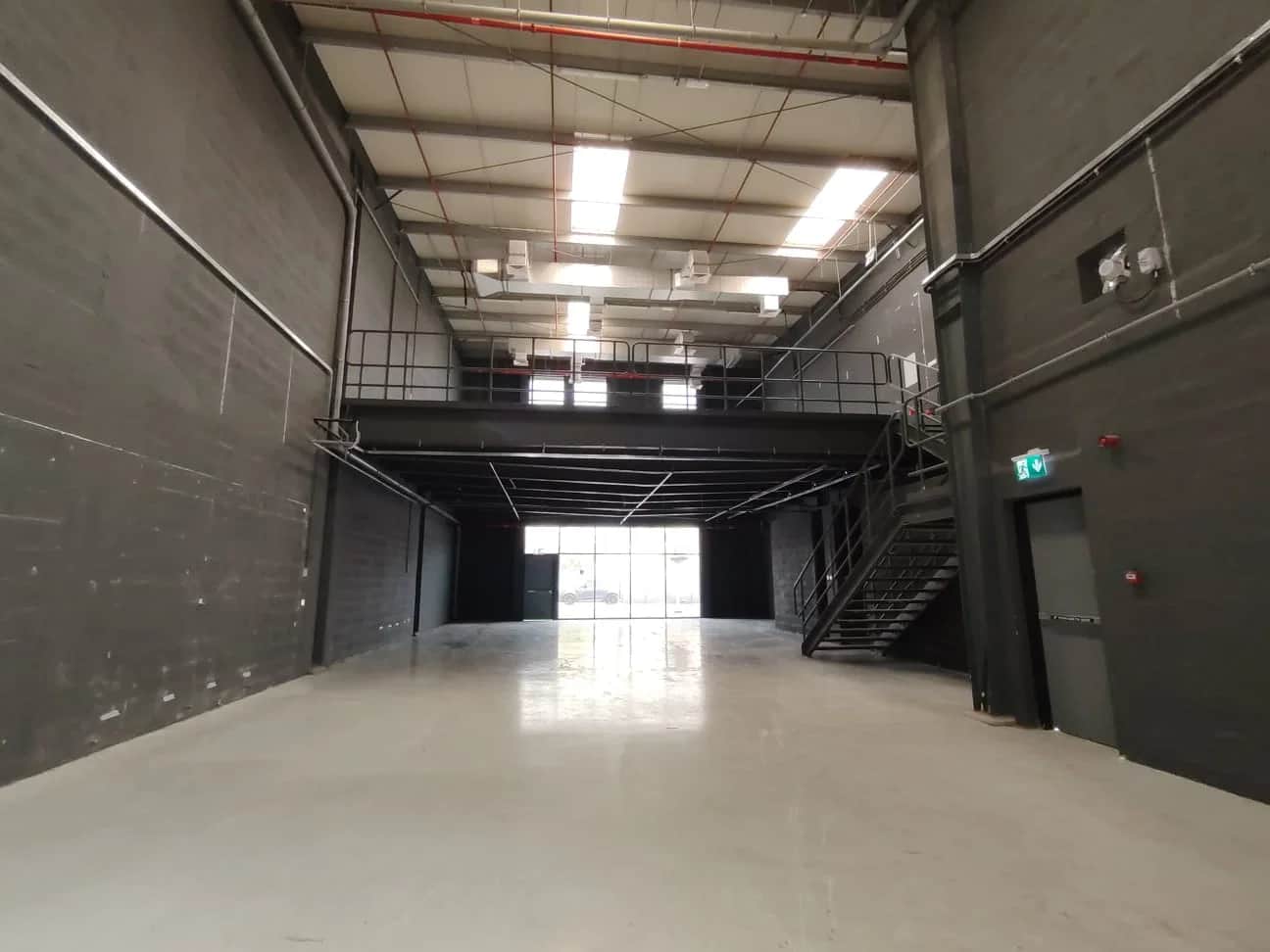 !! SEMI FITTED WAREHOUSE !! CONVENIENT ACCESS TO MAJOR ROADS & KEY AREAS OF DUBAI !! AVAILABLE FOR IMMEDIATE VIEWING !!
