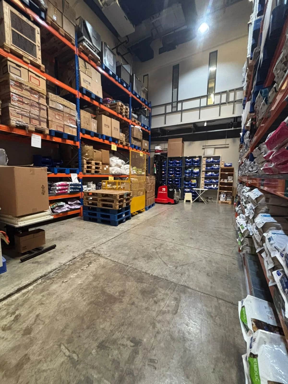 !! GOSHI WAREHOUSES VILLAGE !! FULLY FITTED WAREHOUSE !!